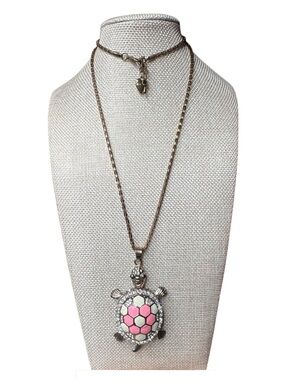 Vintage Silver-Tone Turtle Necklace with Pink Enamel